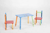 子供の木のクレヨンのテーマのテーブルおよび集まること容易な椅子セット