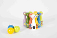 子供の10の動物ピンおよび3つの色の球が付いているボーリングをする一定の幼児の木のおもちゃ